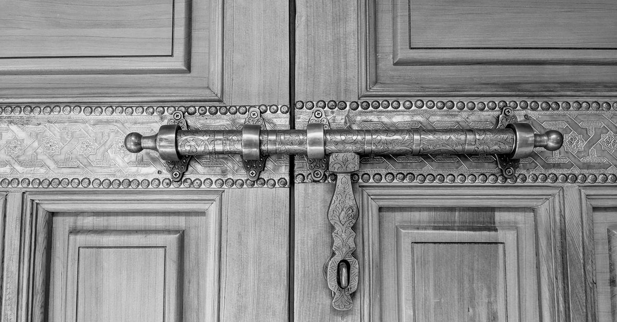 home security lock door — Rapid Locksmith